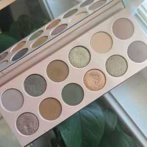 KKW Camo Palette